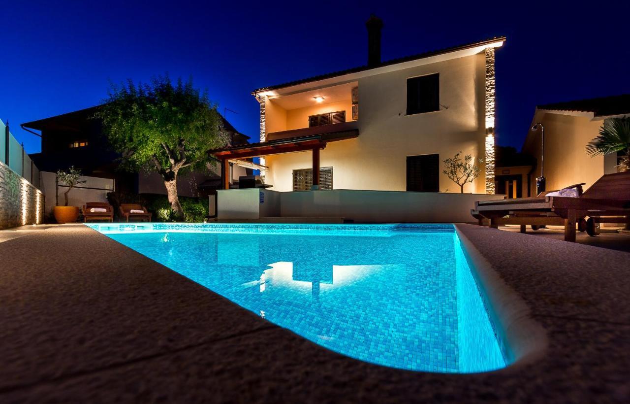 Holiday Home Villa Pula Bilik gambar